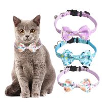 ปลอกคอลูกแมว Bowknot Decor ดอกไม้พิมพ์ Bells หัวเข็มขัด Cat Dog Collar เข็มขัดนิรภัยสำหรับสวมใส่ทุกวัน