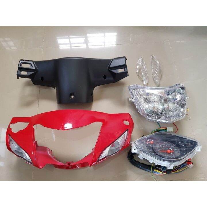 Brand New wave 100 front headlight set as is in picture free swicth