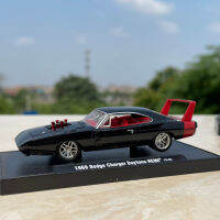 1:64ที่ชาร์จ Dodge Daytona HEMI รุ่นยานพาหนะดายแคส