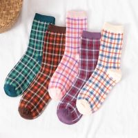 2022 Fashion Colorful Lattice Cotton Long Socks for Women Autumn Winter Striped Loose Socks Korean Japanese Girls Harajuku Socks