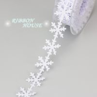 (5 meters/lot) 25mm Snow Decoration Belt with Ultrasound Embossed Nonwoven Christmas Decoration Ribbon lace Gift Wrapping  Bags