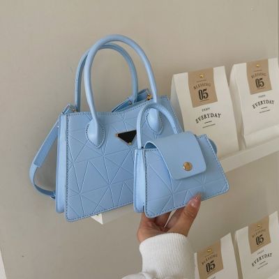 New summer triangle the Hobo handbag 2022 contracted collar for a horse fashionable western style tide one shoulder inclined shoulder bag