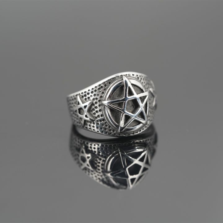 แหวนสแตนเลสสตีลผู้ชายแหวนเหล็กไทเทเนียมรูปดาวแนวโกธิคของสไตล์พังค์ผู้ชาย