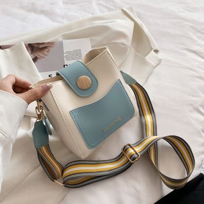 กระเป๋าสะพายไหล่หนังขนาดเล็กสำหรับผู้หญิงกระเป๋าสะพายสีคมชัด Lady Broadband Crossbody กระเป๋า Casual Designer กระเป๋าถือ