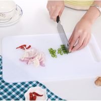 Plastic Cutting Board เขียงพลาสติกอย่างดี เขียง เขียงพลาสติก เขียงหั่นเนื้อ ผักผลไม้ ผลิตจากวัสดุพลาสติกแข็ง เขียงทำครัว อุปกรณ์ทำครัว แข็งแรงทนทานต่อการใช้งาน เขียงพลาสติก food grade เขียงพลาสติกขนาดเล็ก เขียงพลาสติกสีขาว