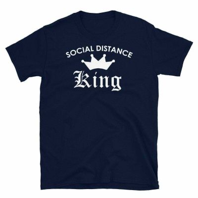 [COD]เสื้อยืด พิมพ์ลาย Social Distance King Social Distancing สําหรับผู้ชายS-5XL  ZS36