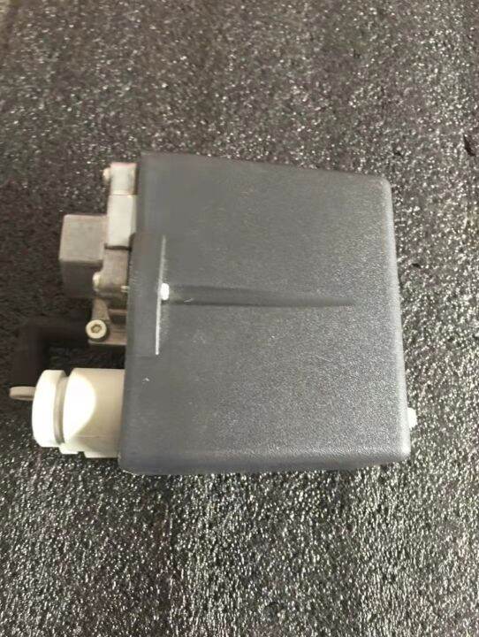 Authentic KAESER Caesar piston air compressor pressure switch Germany