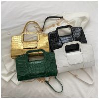 [COD] Texture bag female 2022 summer Korean new trendy simple commuting Messenger fashion portable square