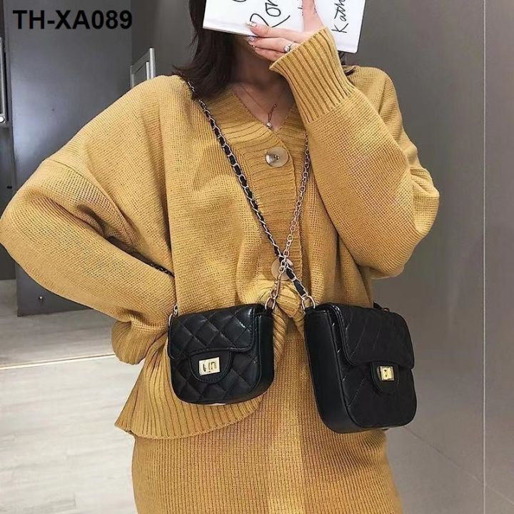 xiaoxiangfeng-2023-ใหม่กระเป๋าniche-design-senseกระเป๋าmessengerกระเป๋าผู้หญิงกระเป๋าเล็กใหม่สไตล์ต่างประเทศกระเป๋าโซ่