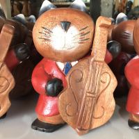 ตุ๊กตาแกะสลักแมวนักดนตรี Wooden cat แมวนำโชค แมวเล่นดนตรีน่ารัก ตุ๊กตาแมว 8นิ้ว ตุ๊กตาไม้ ตกแต่งบ้าน ของที่ระลึก ของฝาก ของสะสม ของเล่น