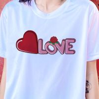 เสื้อยืด คู่รัก ลาย LOVEหัวใจแดงกุหลาบ ผ้าไมโคร ใส่สบาย พร้อมส่ง