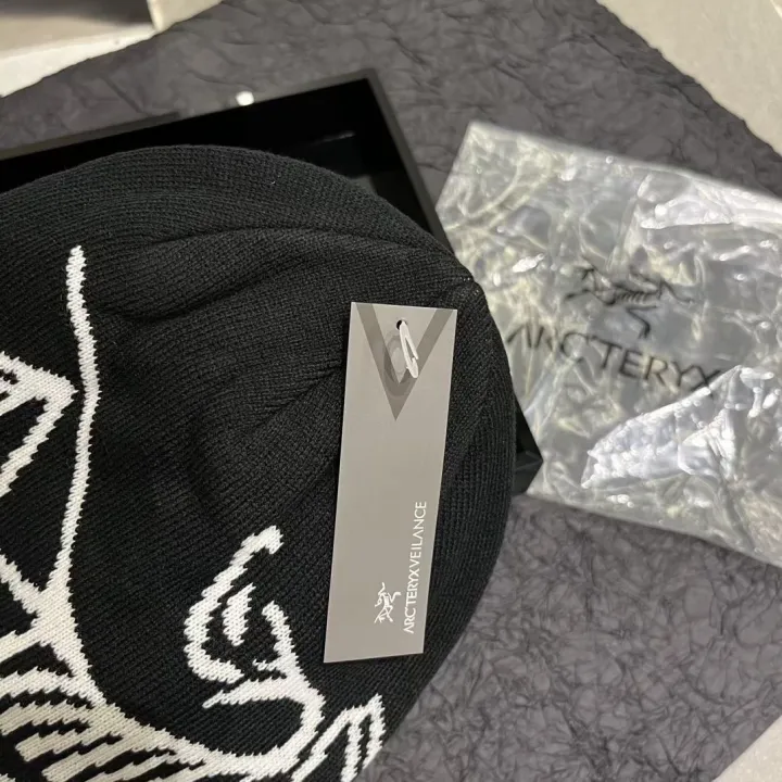 arcteryx-topi-dingin-ถักลายแบบซิงโครนัสสำหรับผู้ชายและผู้หญิงหมวกสกี2023f-topi-dingin-ถักแบบเดียวกัน