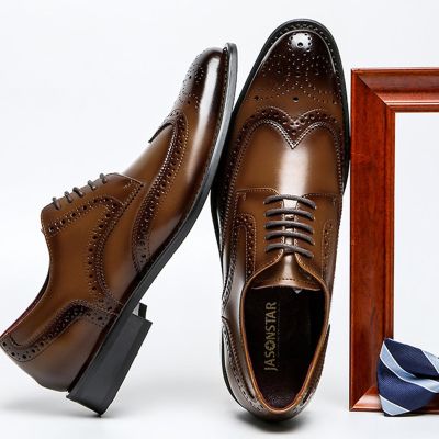 Classic British Style Pointed Toe Leather Shoes Men Oxfords Business Formal Men Leather Shoes Brogue Flats Men Wedding Shoes