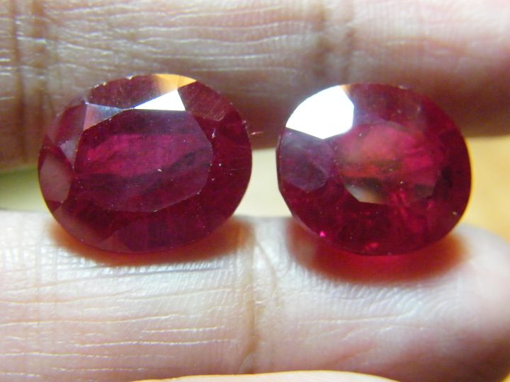 พลอยทับทิมพม่าเทียม-รูป-oval-red-ruby-oval-shape-10x14-ม-2-เม็ด-red-burma-ruby-color