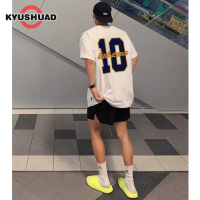 KYUSHUAD แฟชั่นวัยเยาว์ผู้ชายเสื้อยืดสไตล์เมืองคอกลมแขนสั้นเรียบง่ายเทรนด์ใหม่สำหรับฤดูร้อน