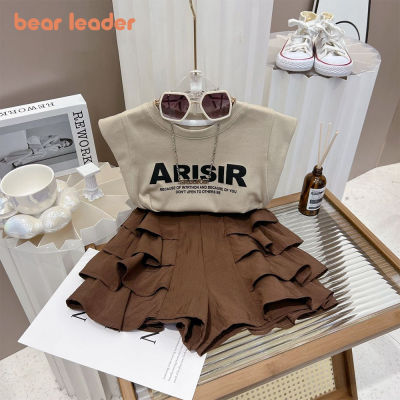 Bear Leader ฉบับภาษาเกาหลีสำหรับเด็กผู้หญิงฤดูร้อนใหม่2023เสื้อแขนกุดเสื้อผ้าชุดตัวอักษร + ชุดกางเกงขาสั้นสองชิ้นจับจีบ