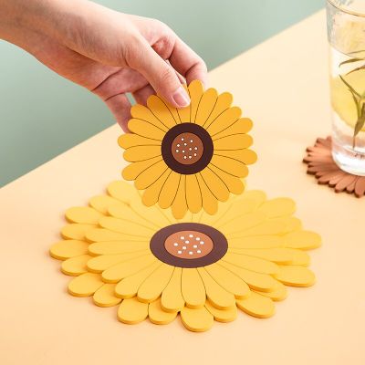 3pcs Sunflower Silicone Mat, Coaster, Non Slip Insulation Pot Holder Placemat For Home Office Desk Table, Kitchen Accessories