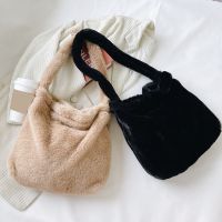 [Baozhihui]Women Love Heart Shoulder Bags Fashion Plush Winter All Match Handbags Outdoor Cute Purse Shoulder Underarm Bags