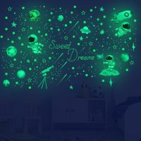 ZZOOI Luminous Astronaut Star Dot Luminous Childrens Room Decoration Wall Sticker Self-adhesive PVC Sticker Fluorescent Wall Sticker