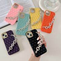 สายรัดข้อมือติดเพชรสำหรับ iPhone 11 12 13 14 Pro Max ปลอกเคสโทรศัพท์มือถือขอบซิลิโคนกันกระแทกกรอบเคสโทรศัพท์ประกายเพชร