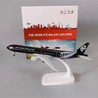 KK19cm Air นิวซีแลนด์ B777สายการบินโบอิ้ง777 Diecast เครื่องบินรุ่นโลหะผสมโลหะ Diecast รุ่นเครื่องบินเครื่องบิน W Landing Gearsq11