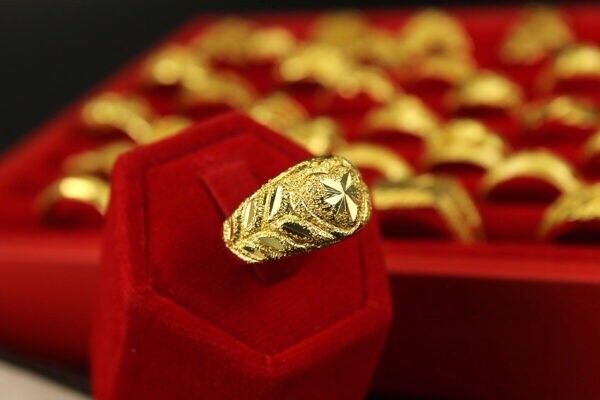 apata-jewelry-แหวนทองหัวใจกลีบ3ชั้น-2-สลึง-แหวนทองชุบ-ชุบทองแท้-ไม่ลอกไม่ดำ-เศษทองแท้เยาวราช-ทองสวย-แหวนสวยเหมือนแท้-ไม่แดงไม่เหลือง-โดยช่างพ