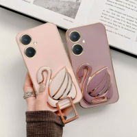 KOSLAM เคสโทรศัพท์พับเป็นขาตั้งหงส์ชุบทองหรูหราสำหรับ VIVO Y27 4G 5G Y36 4G 5G Y02A Y02T Y16 Y02s Y35 Y22 Y22s Y77 5G Y100 5G Y56 5G Y21 Y21A Y21s Y21T Y33s Y76 Y75 Y33T y15A Y15s 2021 Y20i Y20 Y20s ใหม่2023ปลอกเคสไอโฟนใส่ในสต็อก