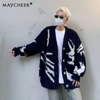 MAYCHEER เสื้อกันหนาวไหมพรมถักคอวีสำหรับผู้ชายอเมริกาแบบย้อนยุคใหม่แจ็คเก็คฮิปฮอปเสื้อยีนส์คลุมยาวฤดูใบไม้ร่วง