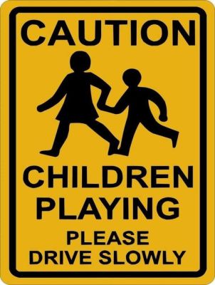 ข้อควรระวังเด็กที่เล่นโปรดขับรถช้าๆตกแต่งผนังโลหะป้ายดีบุกขนาด8X12นิ้ว