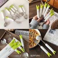 พร้อมส่ง? เซตคู่ ช้อนส้อม Spring Onion ช้อนส้อมต้นหอม Spoon Fork ช้อนส้อมน่ารักๆ อุปกรณ์บนโต๊ะอาหาร น้องน่ารักมาก