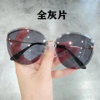 รุ่นใหม่สไตล์เกาหลี G Home Diamond Frameless Ceshirting Sunglasses Beauty Star Street Shooting Fashion Sunglasses hot