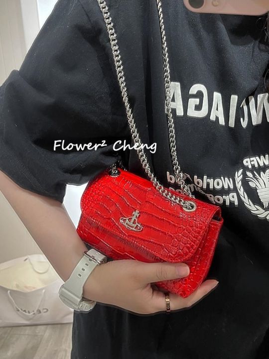 vivienne-westwood-ญี่ปุ่นกระเป๋าสี่เหลี่ยมเล็กใหม่ดาวเสาร์กระเป๋าลายหนังจระเข้กระเป๋าโซ่กระเป๋าทรงเกี๊ยวโทรศัพท์มือถือ