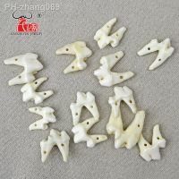 30pcs DIY beads White Conjoined Tooth Natural Bone Beads Pendants For Jewelry Making Fashion Accessories 15 25mm Hole: 1.0