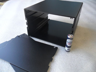 กล่องอลูมิเนียมสีดำ ขนาด 90 X 138 X 150mm