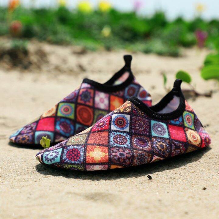 hot-sale-childrens-beach-shoes-snorkeling-barefoot-soft-non-slip-anti-cutting-mens-and-womens-wading-quick-drying-upstream-swimming