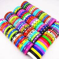 Pack OF 100 Pcs Multicolor Elastisitas Yesus Cross Tengkorak Perdamaian Kupu-kupu Dll Gaya Pergelangan Tangan Manset Gelang Silikon untuk Pria Wanita