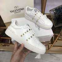 Rivet small white shoes women 2023 Valentinoˉsummer new couple all-match inner heightened casual sports mens sneakers