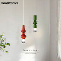 DOOMYHOME ไฟโคมไฟแขวน LED โมเดิร์นแบบใหม่ยาวสีเงินสีแดงแบบเรียบง่ายห้องนั่งเล่นห้องทำงานห้องรับประทานอาหารโคมไฟในร่มบาร์ข้างเตียงนอน