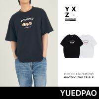 เสื้อ เสื้อยืดผู้ชาย เสื้อยืด Yuedpao x Mootoo ยอดขาย No.1 รับประกันไม่ย้วย 2 ปี เสื้อยืดเปล่า เสื้อยืด Oversize Collab Mootoo The Triple