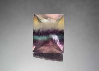 หินเรนโบว์ ฟลูออไรต์ (Rainbow Fluorite Slice With Natural Edge) " หินแห่งความฉลาด " น้ำหนัก 10.99 ct. ขนาด 12x8x15 mm. พลอยแท้ 100% เนื้อดี ราคาถูก