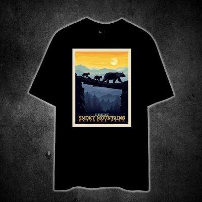 GREAT SMOKY MOUNNS BEAR (NATIONAL PARK VINTAGE TRAVEL 2) Printed t shirt unisex 100% cotton