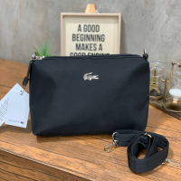 กระเป๋าสะพาย ล า ค อ ส Twin Zip Crossbody Bag ายสะพายถอดและปรับได้ฟรีไซส์ ด้านหน้าประดับจรเข้เป็นสัญลักษณ์