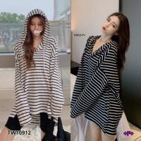 P10912 	เสื้อลายริ้วมีฮู้ด เว้าหลัง Striped shirt with hooded back