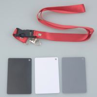 3 In 1 Pocket-Size Digital White Black Grey Balance Cards 18% การ์ดสีเทาพร้อมสายคล้องคอสำหรับการถ่ายภาพดิจิตอล Vlog Studio