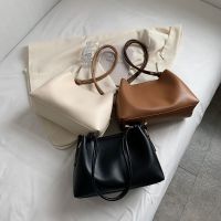 [COD] 2021 winter new retro texture ins bucket bag solid fashion Korean version single shoulder messenger tote