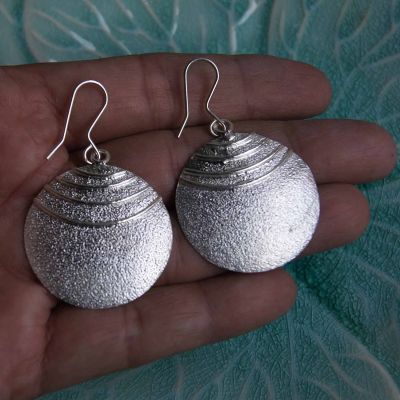 very nice lovely earrings fine silver Karen hill tribe  งานทำด้วยมือ ตำหูเงินกระเหรี่ยงทำจากมือชาวเขางานฝีมือ ของฝากชาวต่างชาติชอบมาก