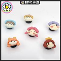 Nongs House-** พร้อมส่ง **[jibbitz] อุปกรณ์เสริมรองเท้า  สำหรับ crocs การ์ตูนน่ารักรูปแบบสไตล์คนตัวเล็ก ๆ