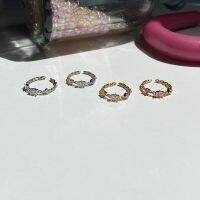 Petite Fay Ring แหวนแบบโซ่ประดับเพทาย ปรับขนาดได้