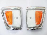 เสื้อไฟมุม ไฟเลี้ยวมุม ไฟหรี่มุม สีฝาขาว เลนส์ใส-ส้ม Toyota Hilux Ln106 2WD ปี 1988-1997 โตโยต้า ไฮลักซ์ ไมตี้เอ็กซ์  ไม่มีชุดสายไฟ Pickup เบ้าโครเมี่ยม (1คู่) โคม ซ้ายและขวา สำหรับรถกระบะ สินค้าราคาถูก คุณภาพดี