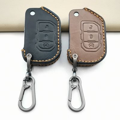 npuh 2022 Fashion Style Crazy Horse Leather Car Key Case For Jeep Wrangler JL 2018-2021 Gladiator JT 3 Buttons Full Protection Cover